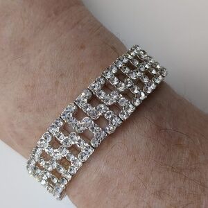 Vintage Monet Silvertone Link Stretch Bracelet